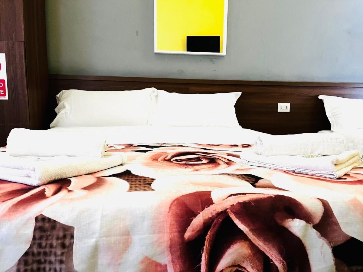 Holiday Rome Guesthouse Ngoại thất bức ảnh