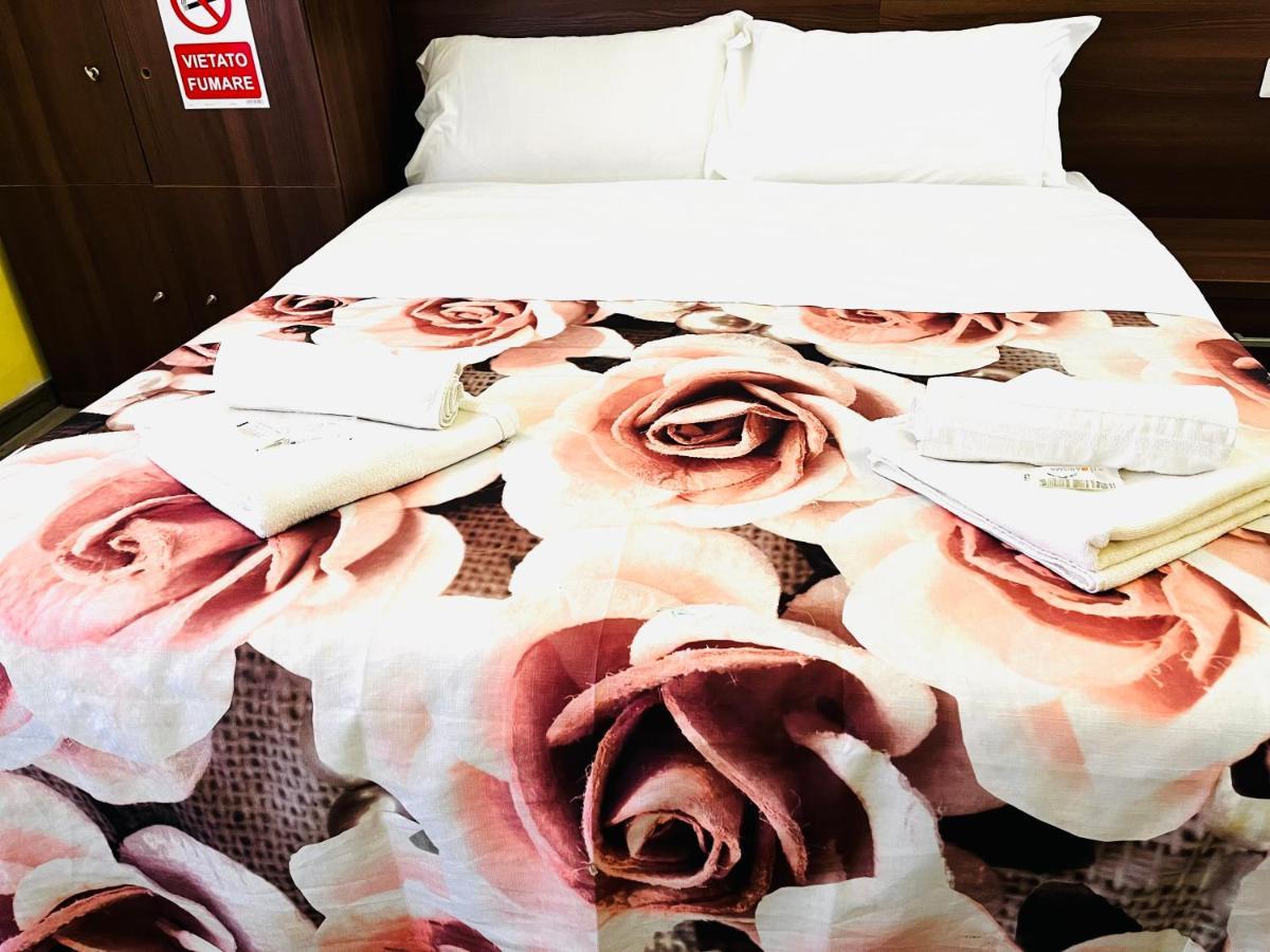 Holiday Rome Guesthouse Ngoại thất bức ảnh